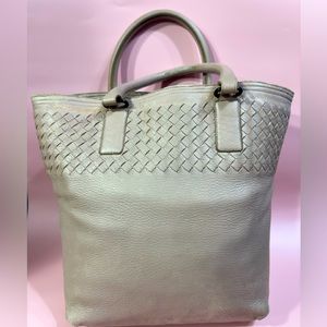 Bottega Veneta Medium Tote